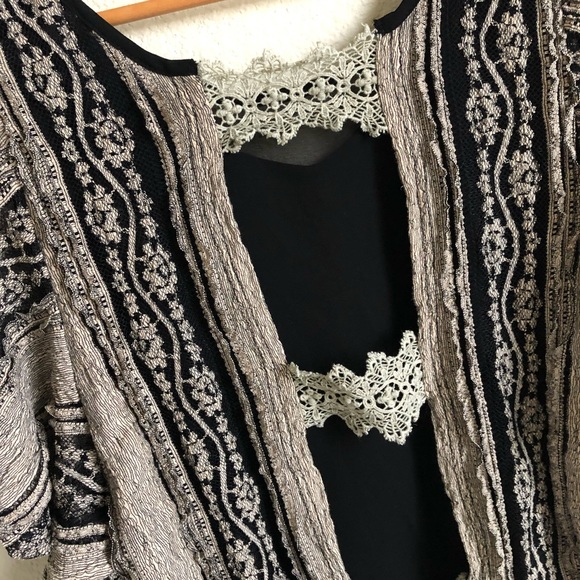 Hazel crochet and lace flutter sleeve top - Picture 6 of 8